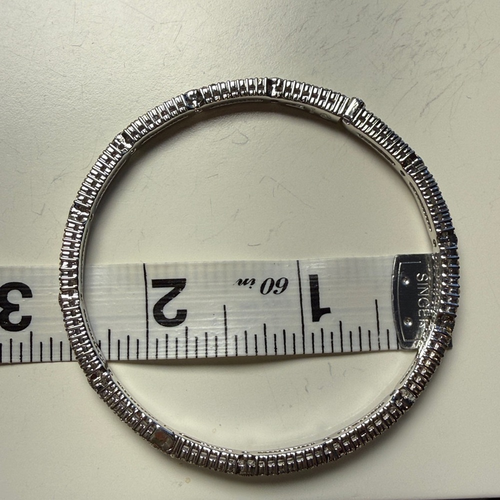 Elegant Nadri Jewelry Silver Hinged Bangle Bracelet Perfect like new. - Picture 5 of 5